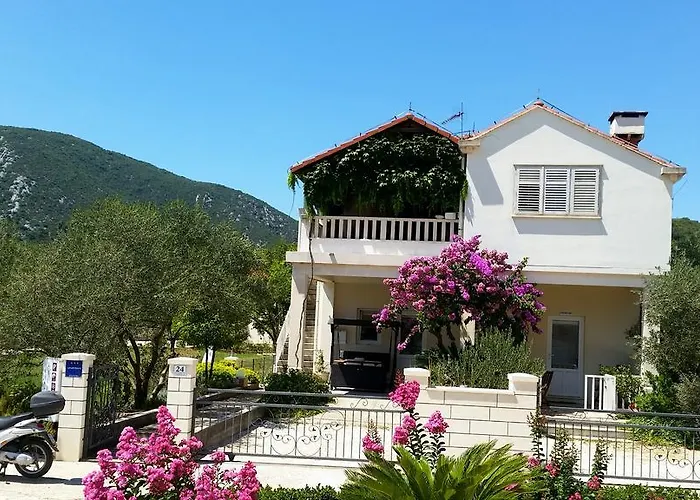 شقة Marita ستون